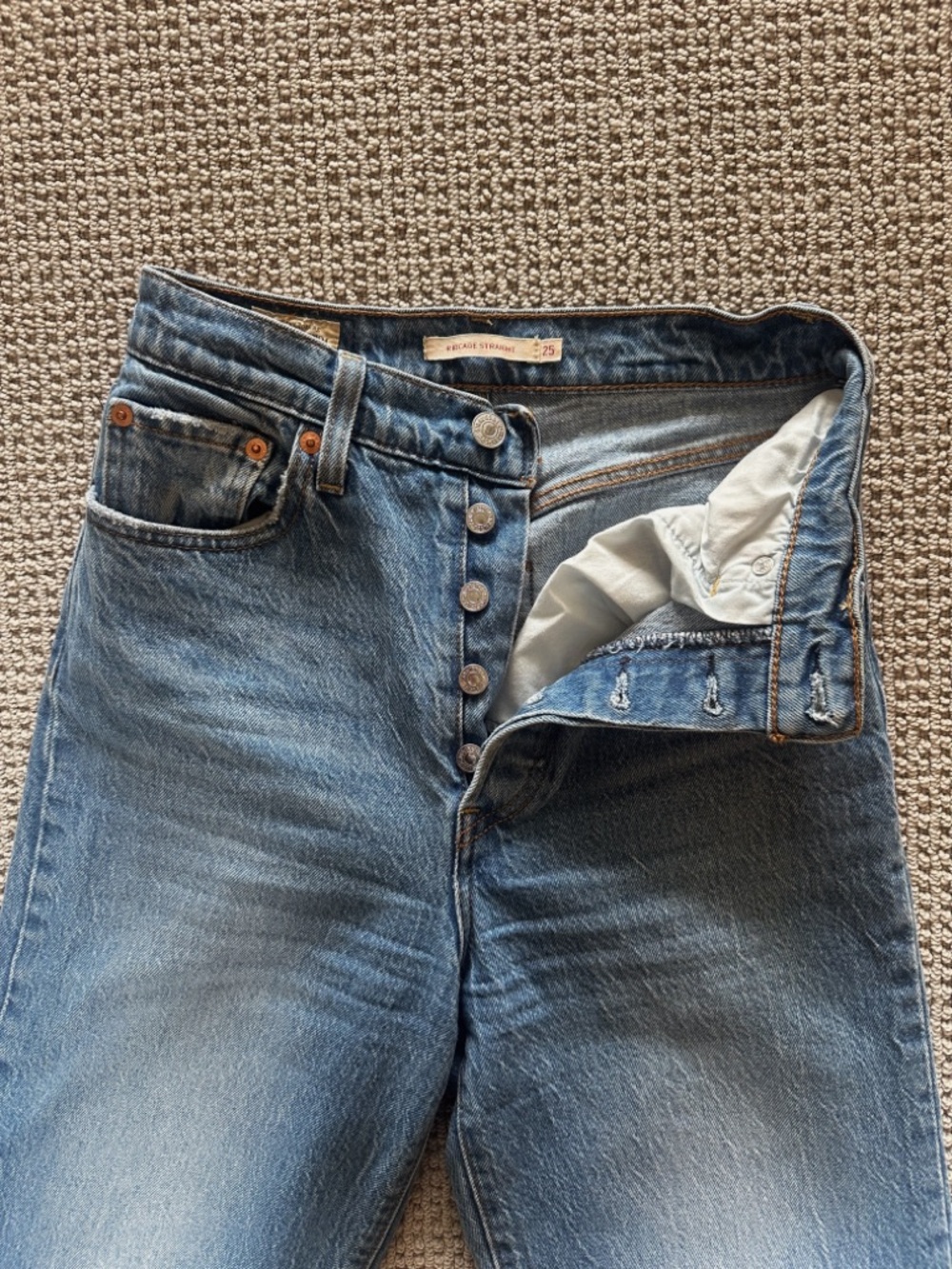 Levi’s Ribcage Straight Jeans